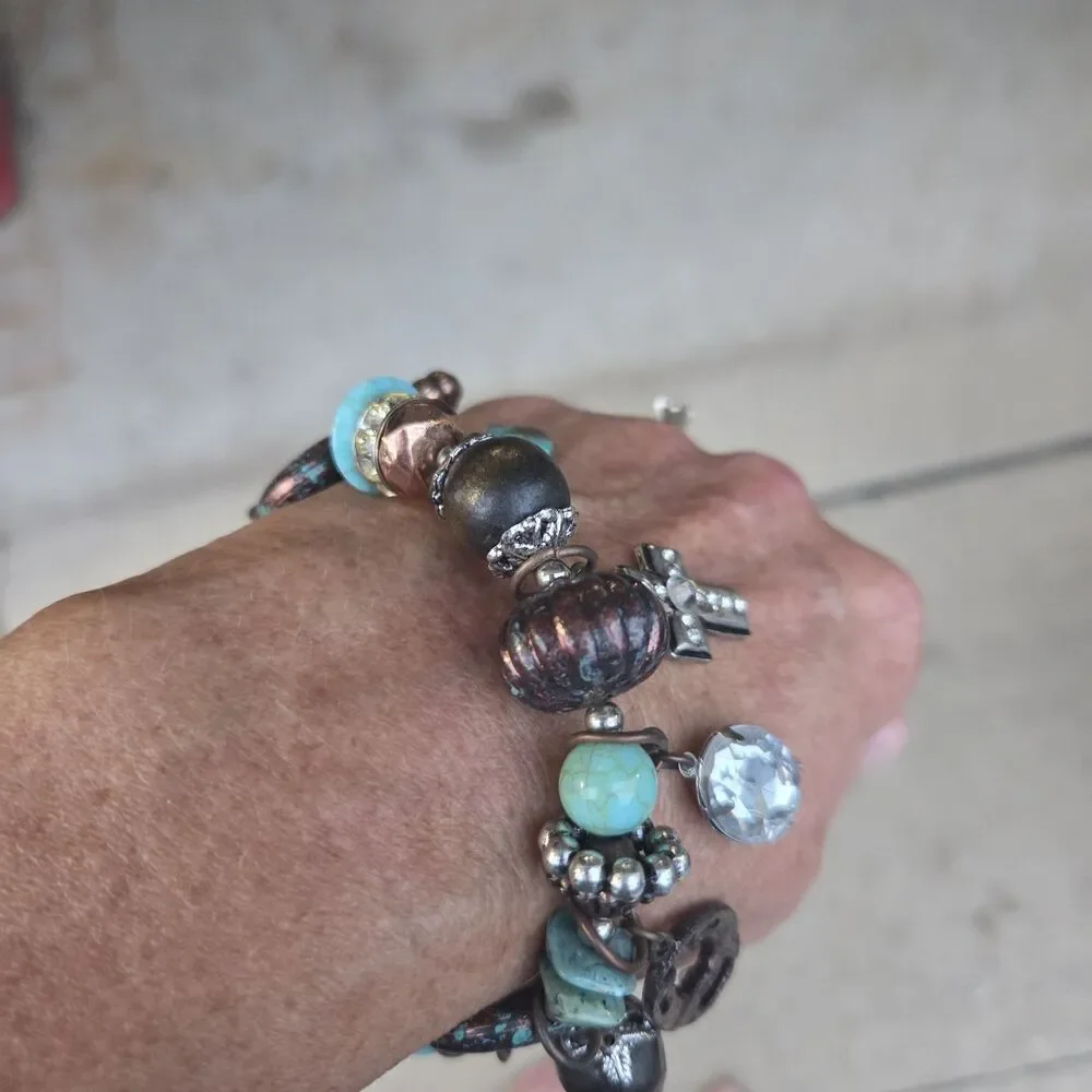 VTG Western Chunky Stretch Bracelet Turquoise Blue Beads Charms Horseshoe Cross
